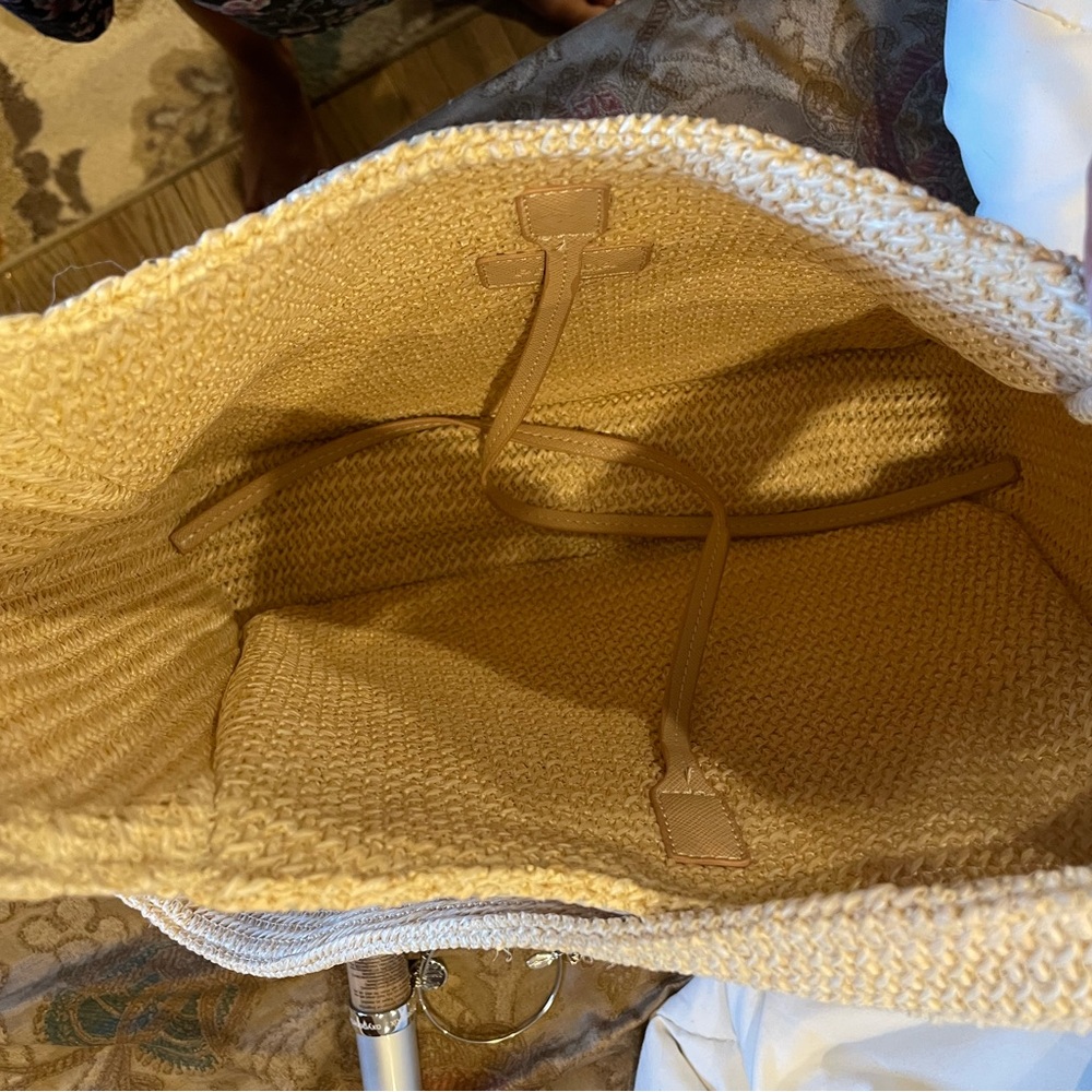 Straw woven Cream Shoulder Bag with Textured Fabric and Embossed Logo - Picture 4 of 5